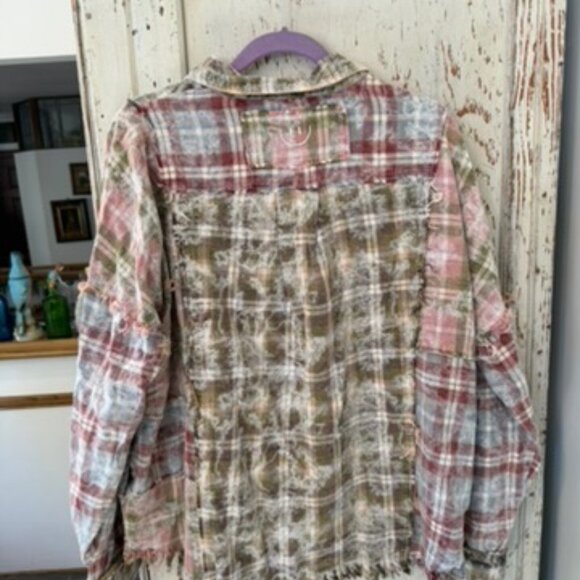 OLI & HALI WASHED PLAID FRINGE TRIM OVERSIZED SHIRT - Picture 7 of 9